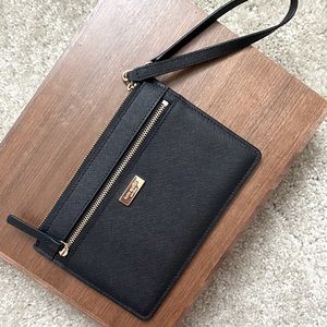 Kate spade wristlet - black